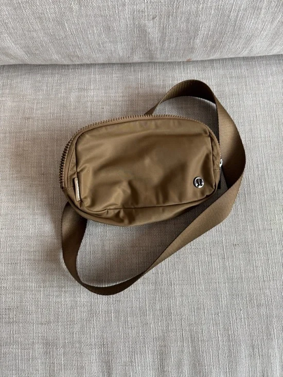 lululemon everywhere bag - Picture 2 of 4